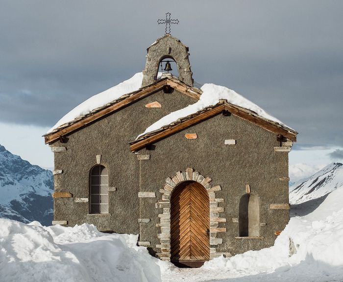 Bild: Kirche im Schnee               von www.pixabay.com